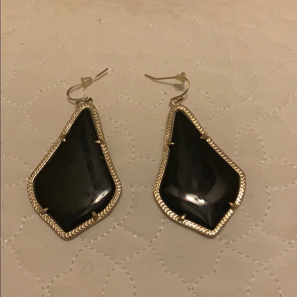 Kendra Scott drop earrings